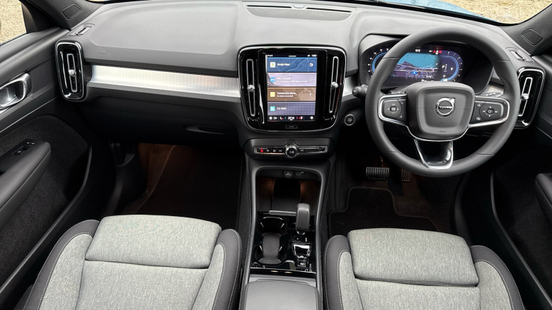 Volvo XC40 2.0 B4P Plus Dark 5dr Auto Petrol Estate